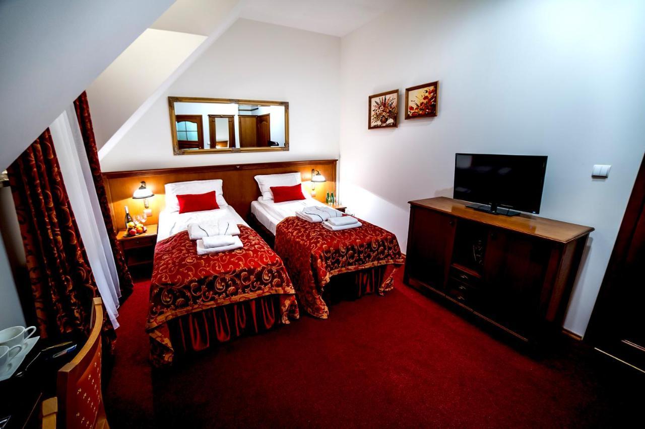 Osada Dankow Hotel Milomlyn Exterior photo